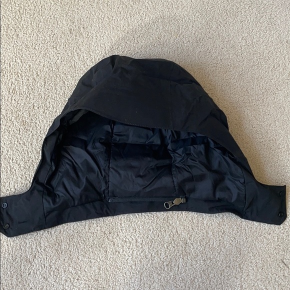 North Face Black Furry-Lined Jacket - Picture 8 of 8